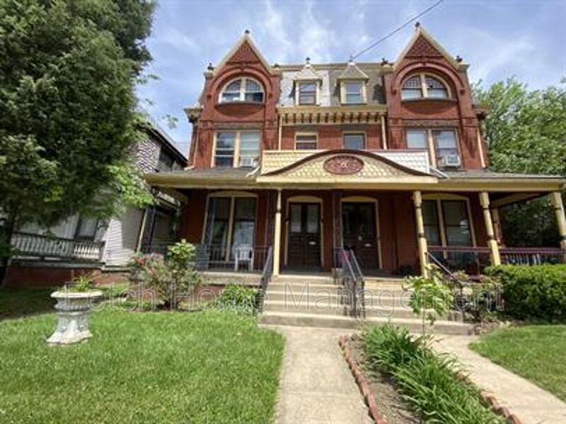 Lancaster House: 911 East King Street