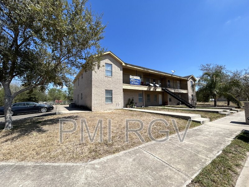 Mission Condo: 2017 Graham Ave