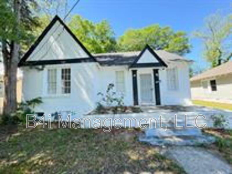 Columbus House: 1111 Henry Avenue