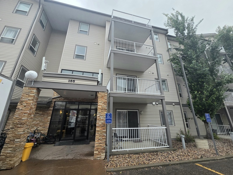 Edmonton Condo: 155 Edwards Drive Southwest