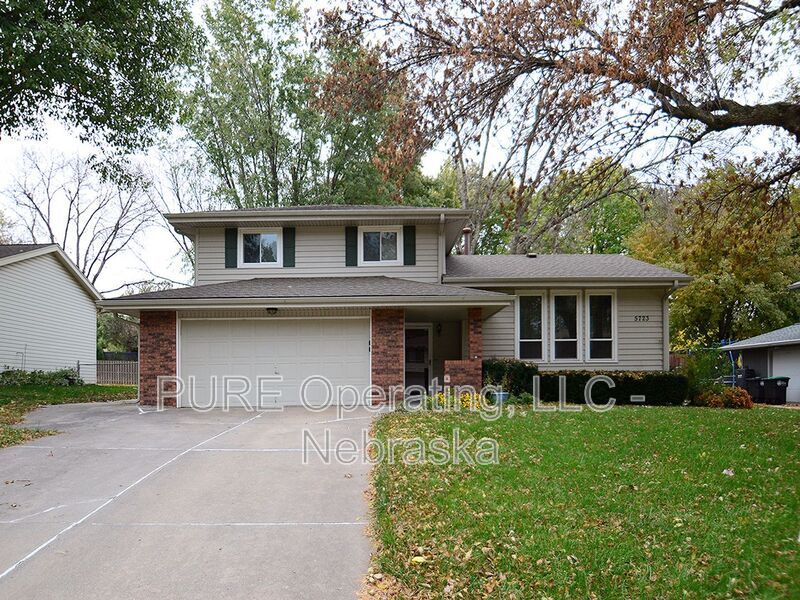 Omaha House: 5723 S 152nd Ave Cir