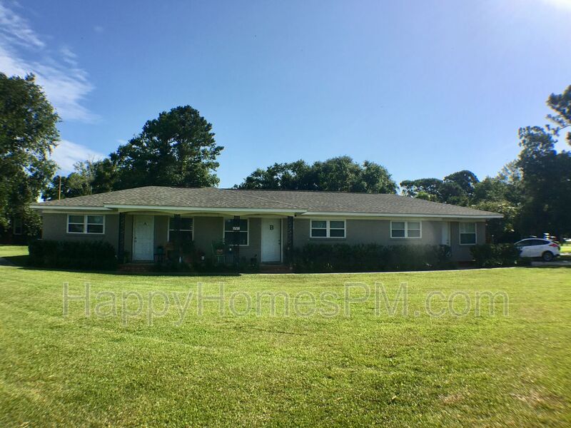 Charleston House: 1556 Kemper Avenue