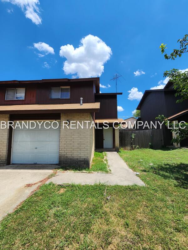 Killeen Condo: 1108 Royal Crest Dr