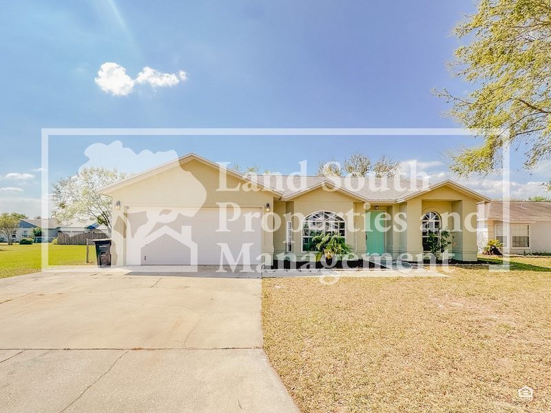 Lakeland House: 2818 Timbercrest Place