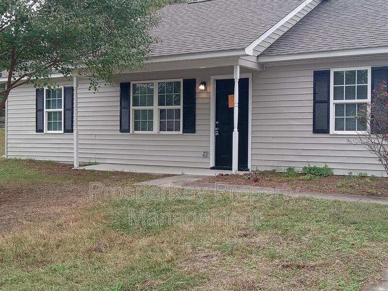 Phenix City House: 9 Hidden Valley Ct