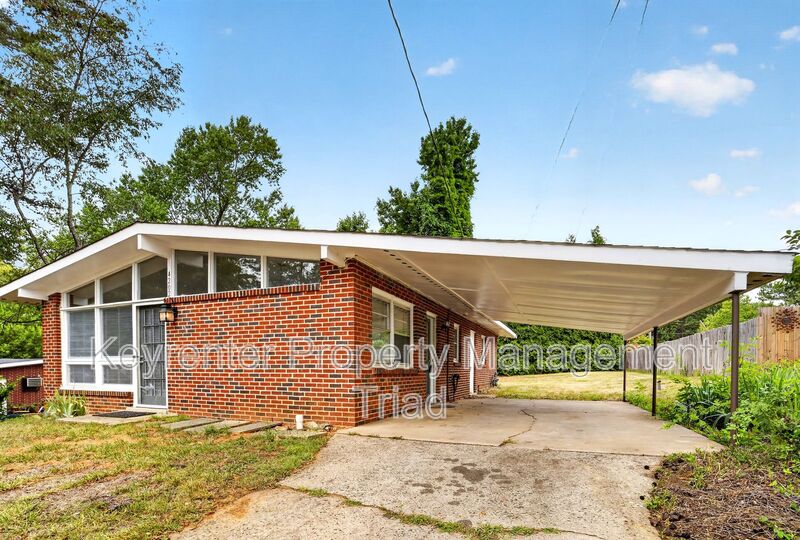 Greensboro House: 4202 Halifax Rd