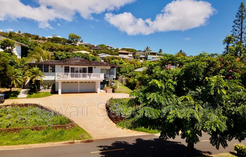 Honolulu House: 4812 Matsonia Dr