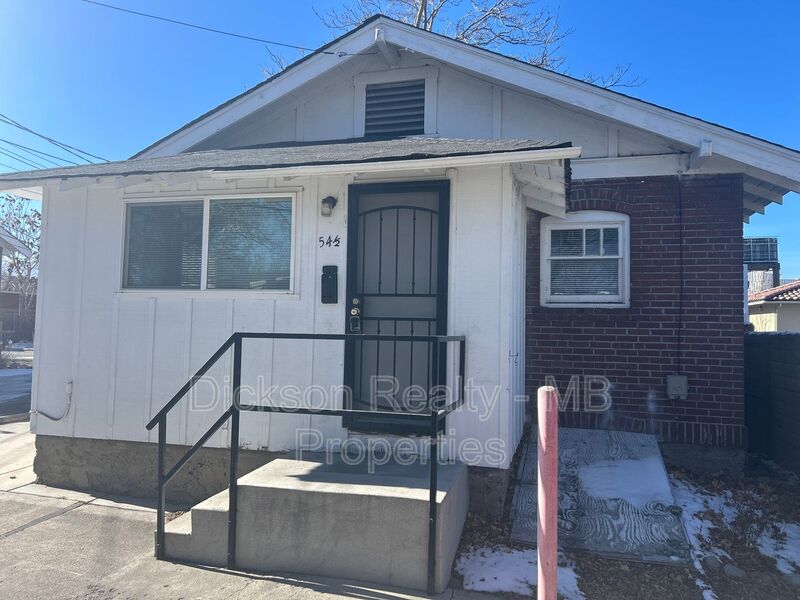 Reno House: 54 1/2 S. Wells Avenue