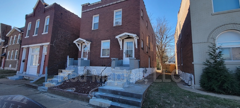 St. Louis Condo: 708 Wilmington Ave, 1st Fl