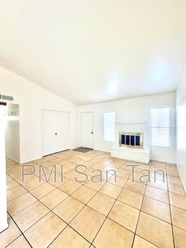 Tempe Condo: 10 West Concorda Drive