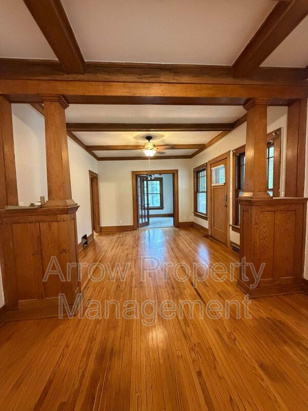 Lincoln House: 415 N 32nd Street