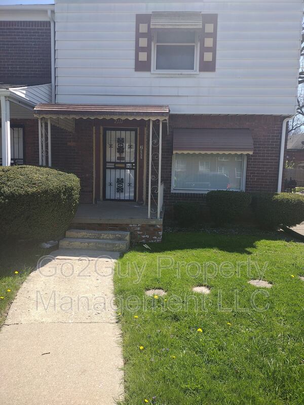 Detroit House: 2111 Ewald Circle