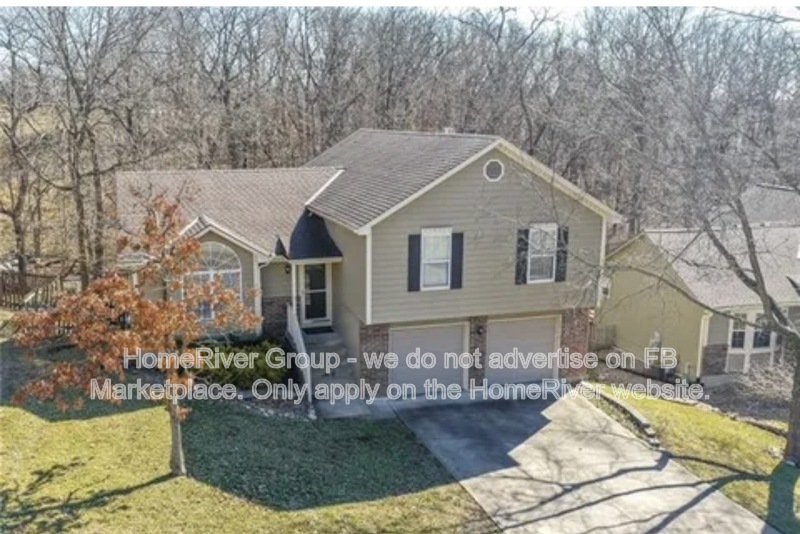 Lees Summit House: 113 NW Cody Dr