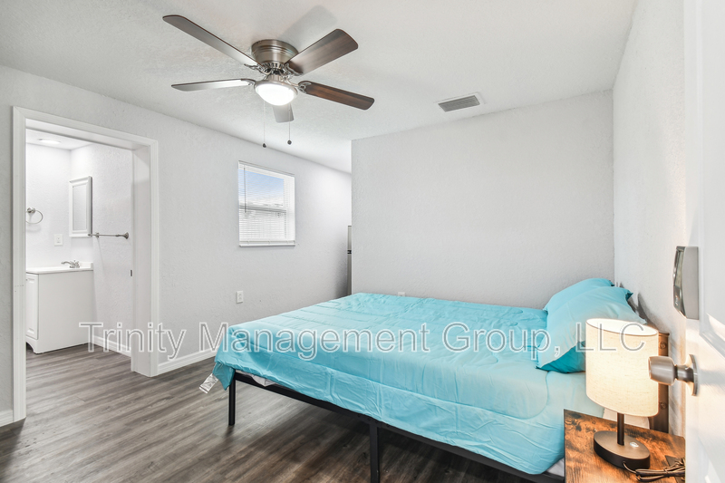 Port Richey House: 10033 Brunswick Lane - Room 2