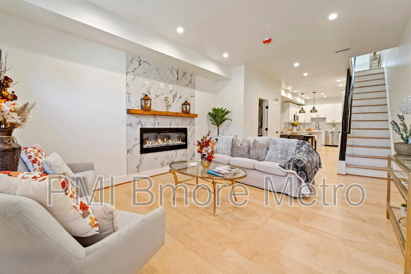 Baltimore Townhome: 2329 E Madison St