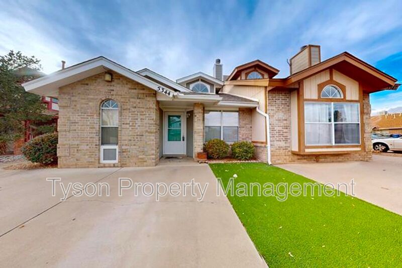 Albuquerque Townhome: 5344 Chuckwagon Trl NW