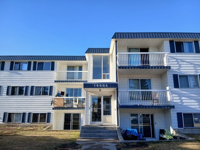 Edmonton House: 14404 88A Street NW