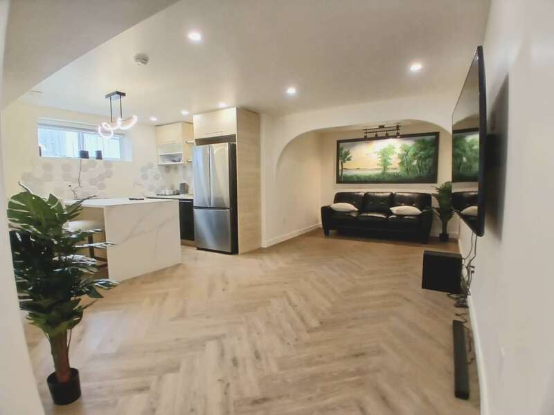 Edmonton Condo: 6421 Sandin Crescent NW