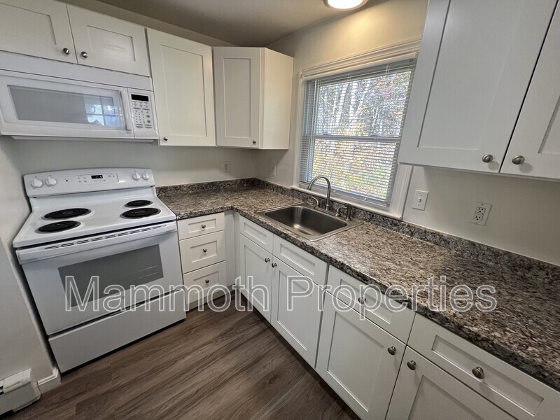 Barrington Condo: 66 Old Concord Turnpike