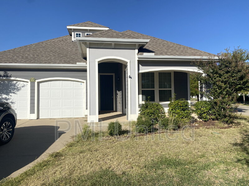 Aubrey House: 9145 Blackstone Dr
