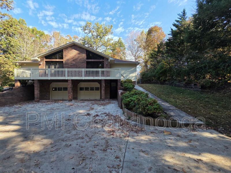 Cleveland House: 3719 Crestview Place NW