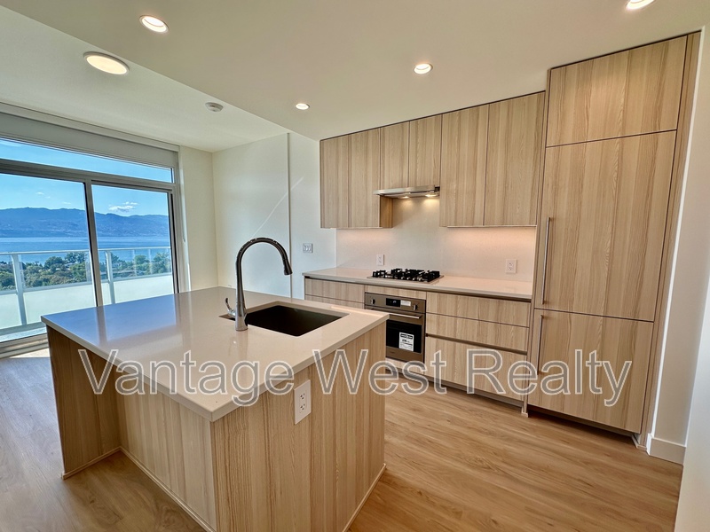 Kelowna Condo: 1806-1626 Water St