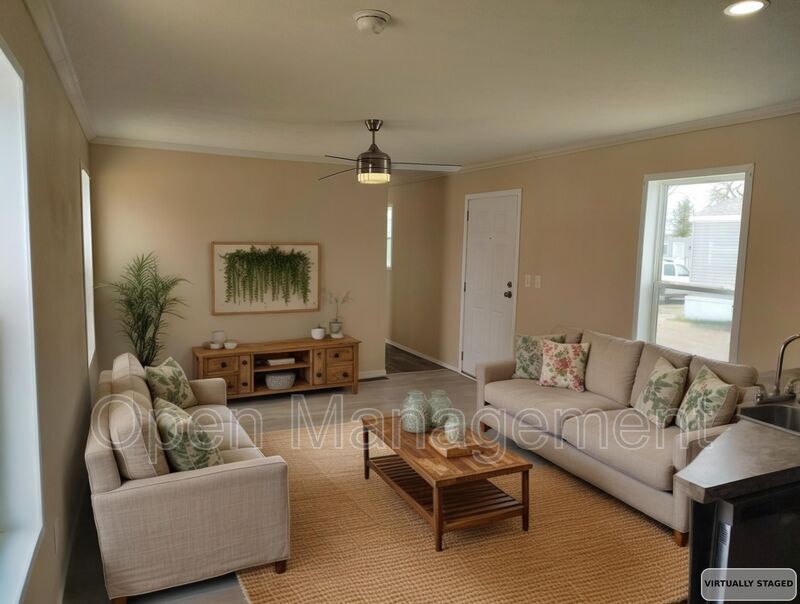Gering House: 120 Terry Blvd