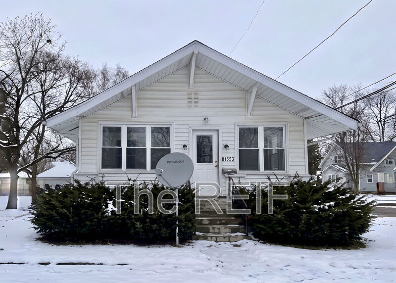 Flint House: 1553 Illinois Avenue