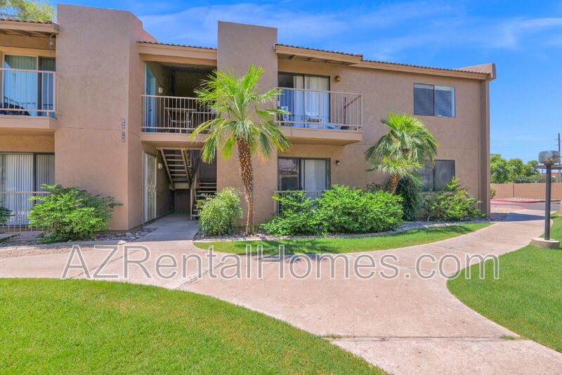 Tempe Condo: 1111 East University Drive