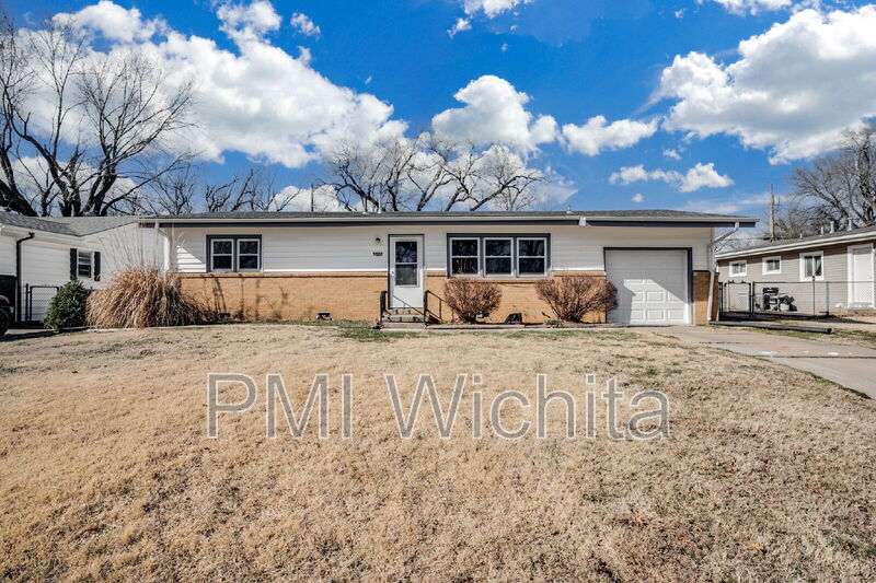 Derby House: 1433 N Kokomo Ave