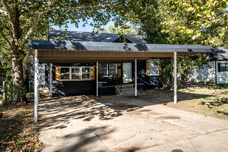 Lawton House: 1709 Northwest Oak Avenue