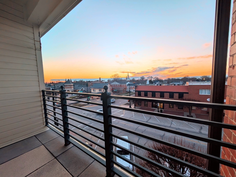 Pella Condo: 700 Main Street - 1