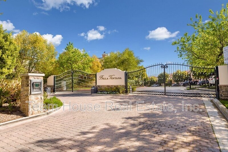 Valencia House: 26734 Via Bellazza