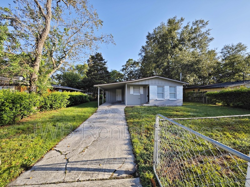 Jacksonville House: 4639 Roanoke Blvd