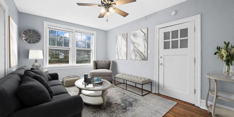 Richmond Heights Condo: 1240-72 Hawthorne Pl