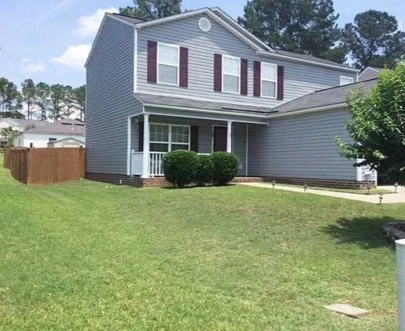 Columbia House: 25 Willow Hurst Court