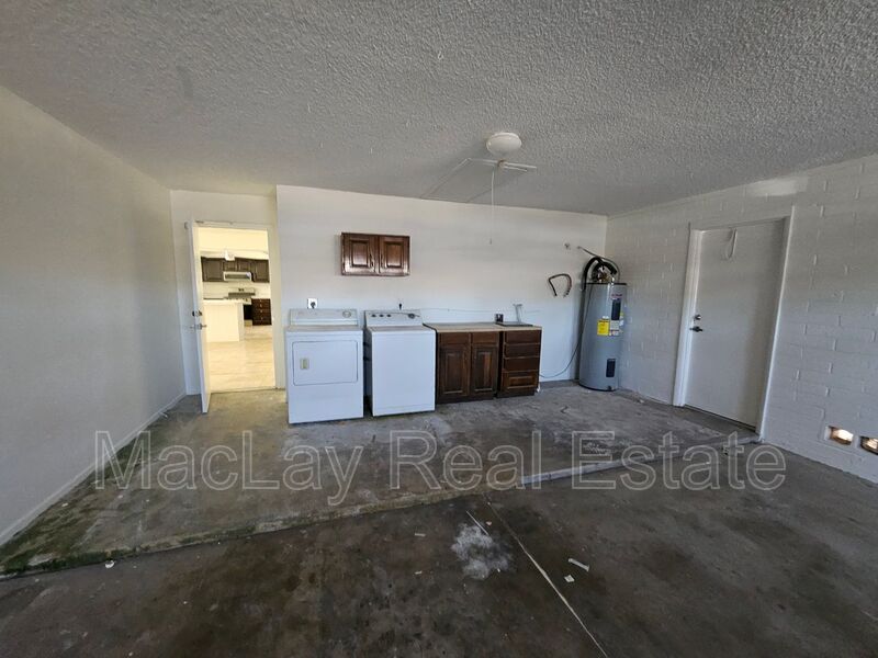 Mesa House: 2262 S Las Flores