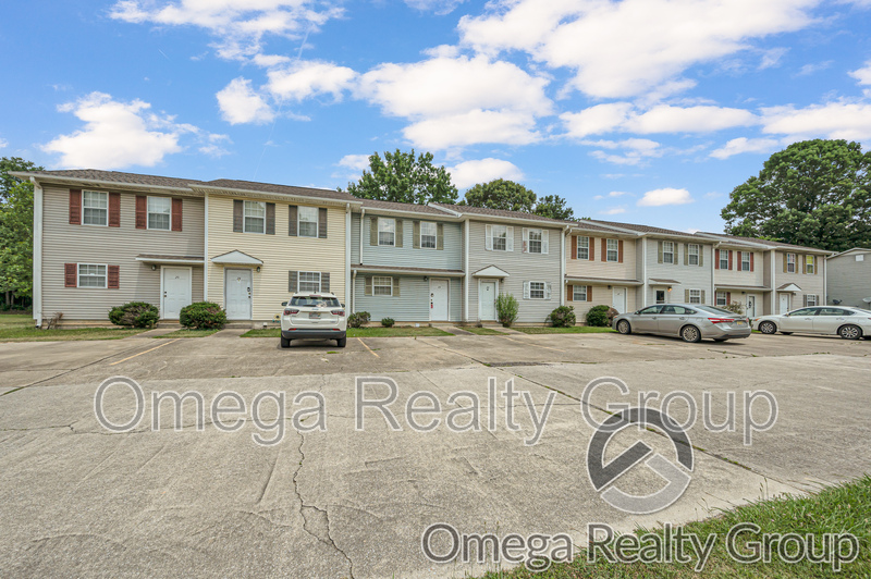 Mc Calla Condo: 484 Grey Hill Rd