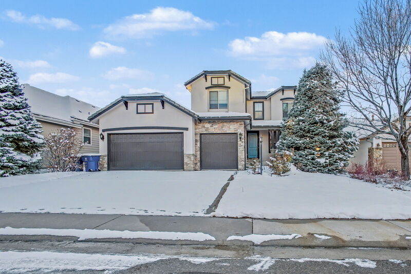 Lone Tree House: 9685 Sunset Hill Circle