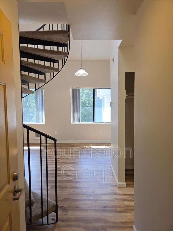 Seattle House: 400 10th Ave
