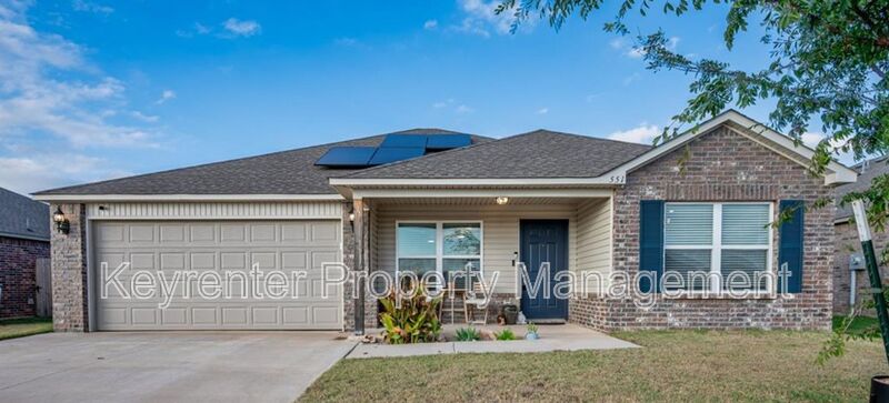 Newcastle House: 551 SE 4th St