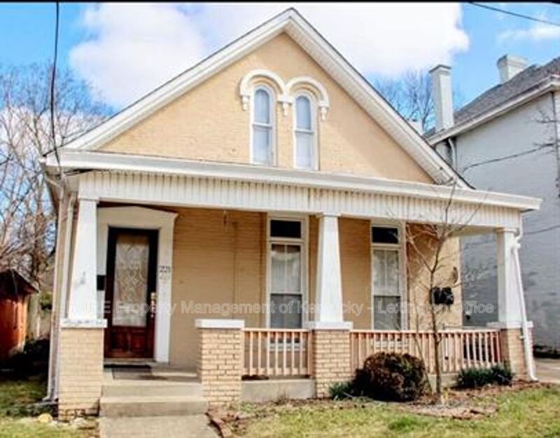 Lexington House: 221 West 4th Street