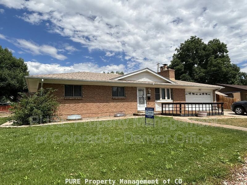 Lakewood House: 8285 West Florida Ave