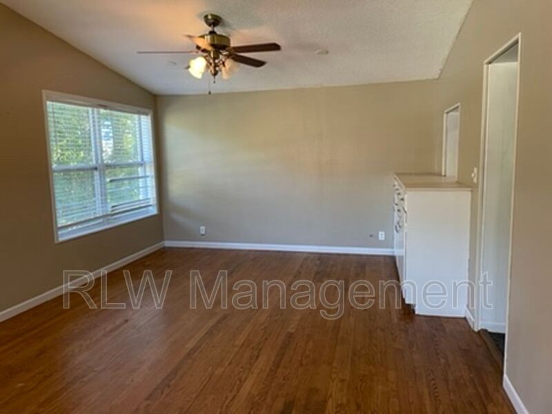 Eustis House: 206 Osceola Ave