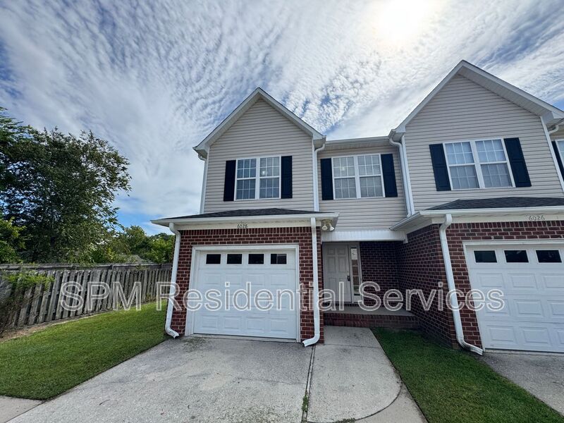 Wilmington House: 6028 Larson Place