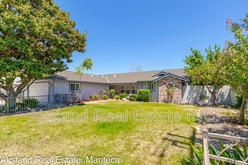 Manteca House: 1635 Crom Street