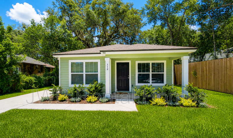 Jacksonville House: 112 25th St W