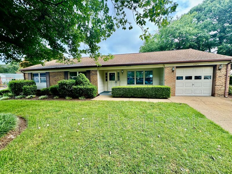 Virginia Beach House: 4345 Temple Court