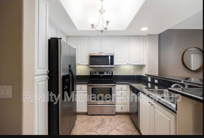 La Jolla Condo: 9253 Regents Rd