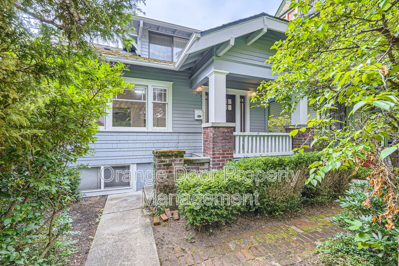 Tacoma Condo: 910 North I Street